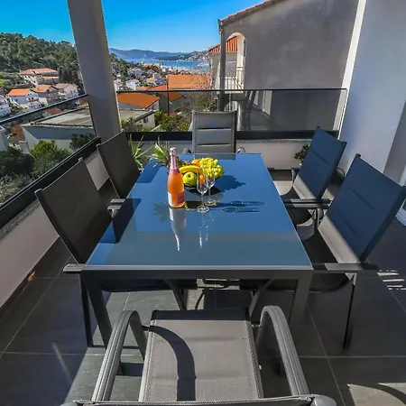 Apartment Silver Shine *