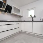 Silver Shine Apartment *