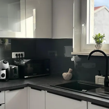 Silver Shine Apartment